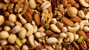 Cuál es el fruto seco que es considerado una fuente de proteína completa.