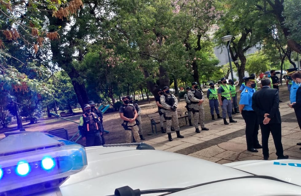 Caminantes y motorizados de la Policía del Chaco multarán a quienes no usen barbijos