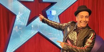 Javier Vázquez el imitador platense que logró convencer al jurado de Got Talent y sigue participando.