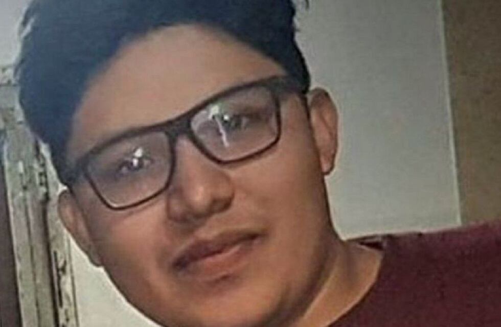 Un adolescente de 18 años quiso evitar un robo y lo acribillaron frente a su papá