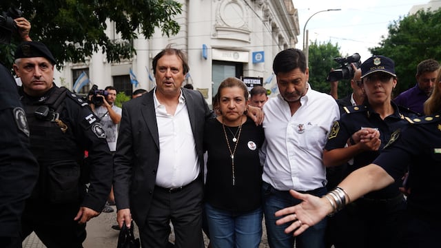 26 01 23
Dolores, Buenos Aires
Trinunales de Dolores sobre la calle Belgrano al 200.
Finalizo el juicio a los Rugbiers acusados de asesinar a Fernando Baez Sosa y se espera el veredicto para el lunes 6 de Febrero.
Padres de Fernando
Burlando
Foto Germán Garcia Adrasti