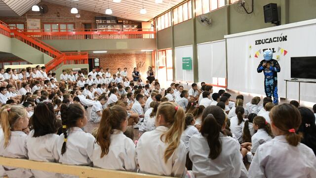 “Piloto Tango” brindó una charla en la Escuela “Bartolomé Mitre”