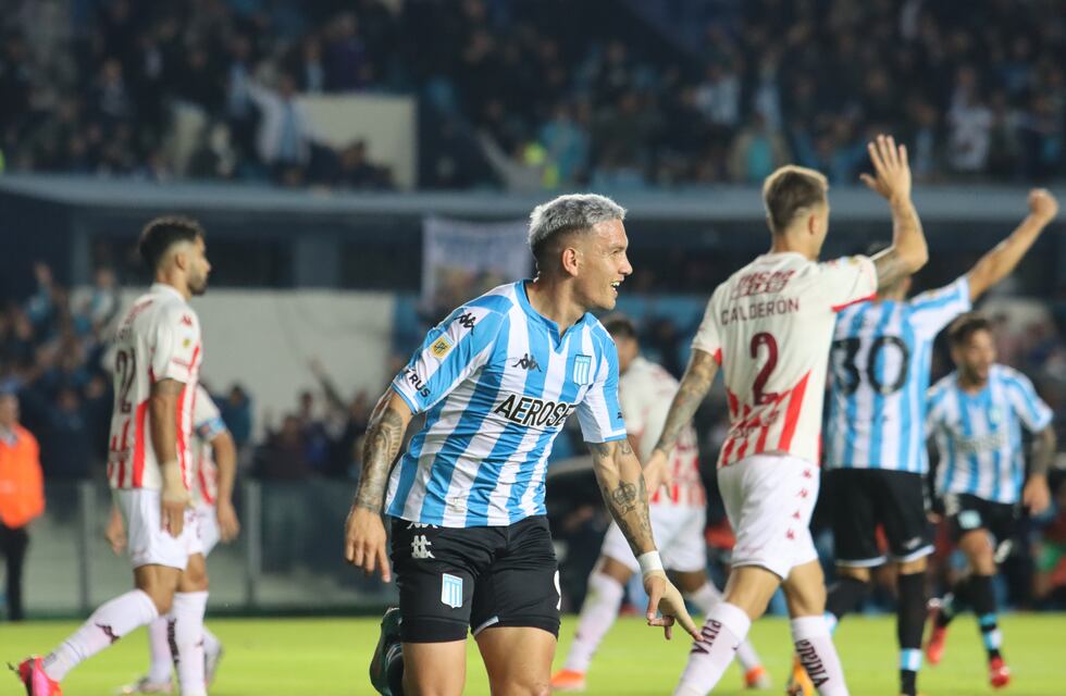 ¿Se puede ir el goleador?: un club de Europa viene por Enzo Copetti