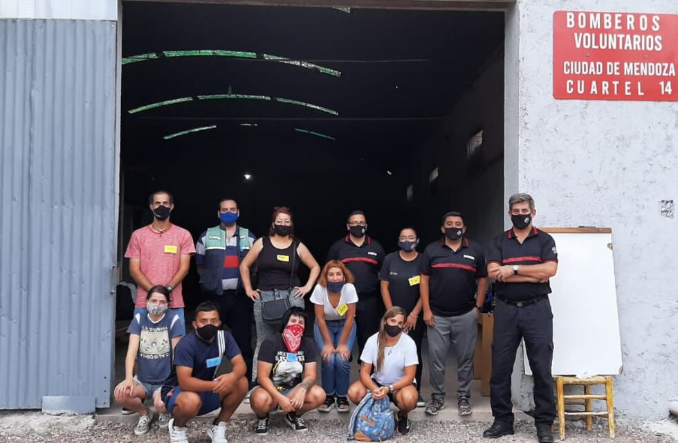 Bomberos Voluntarios de la Ciudad de Mendoza reciben donaciones para armar su cuartel