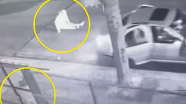 Video: le robaron el auto donde tenía su silla de ruedas y lo dejaron sentado en la calle (Captura de video).