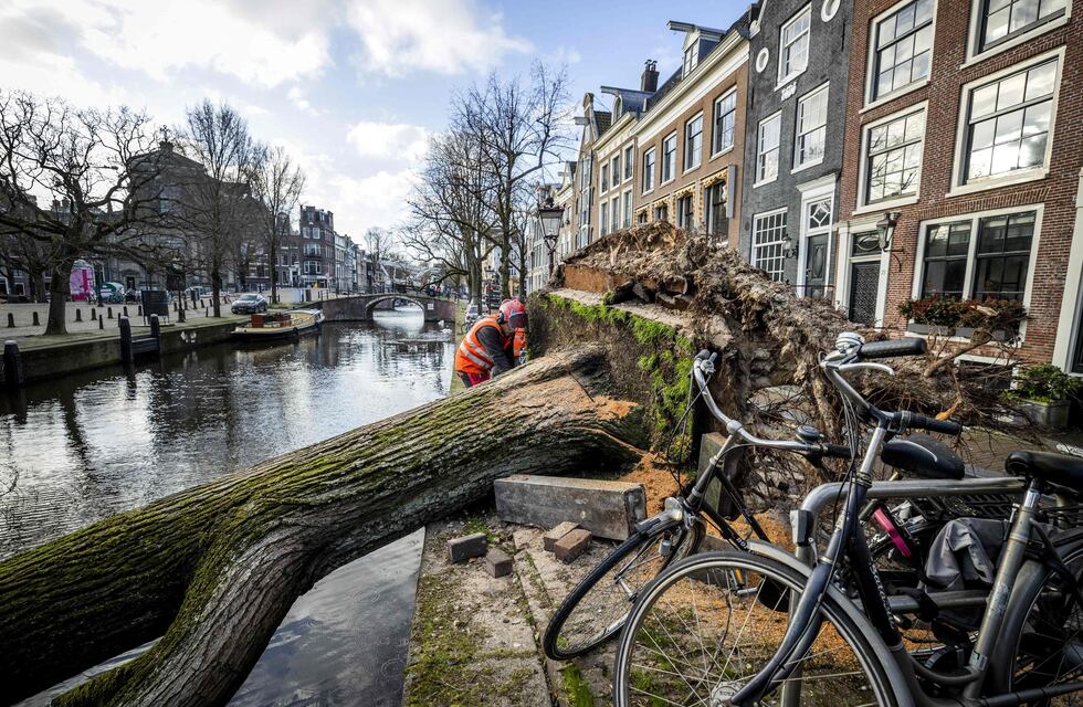 Al menos 13 muertos por la tormenta Eunice en Europa