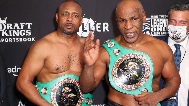 Mike Tyson volvió a pelear a sus 54 años y empató ante Roy Jones (Foto: EFE/EPA/JOE SCARNICI)