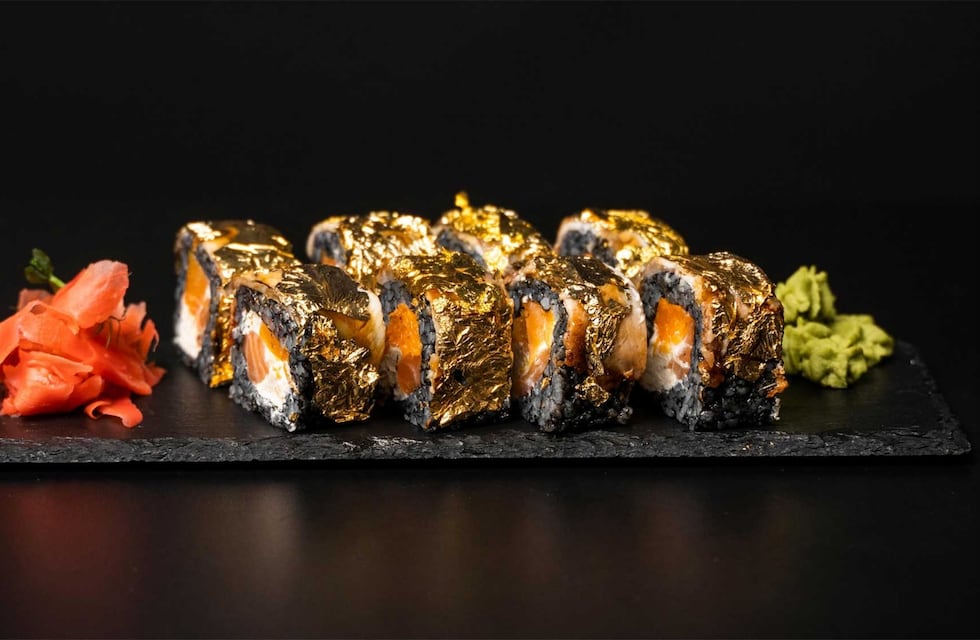 La nueva tendencia gastronómica que usa oro en la comida: un capricho que le cuesta caro al planeta