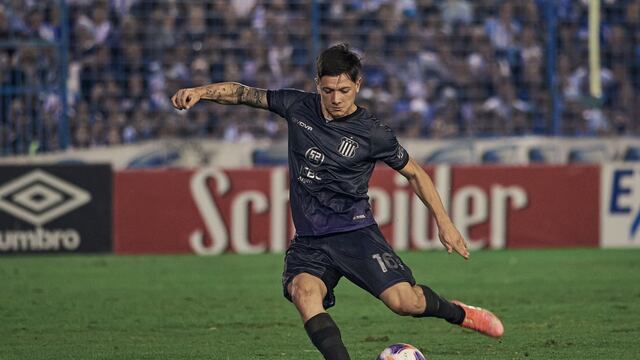 Javier Gandolfi elogió a Talleres y se refirió a por qué Rodrigo Garro no se hizo cargo de todos los tiros libres (Prensa Talleres).