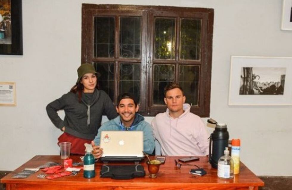 Jóvenes latinoamericanos llegaron a Mendoza en una casa rodante para exponer piezas únicas internacionales