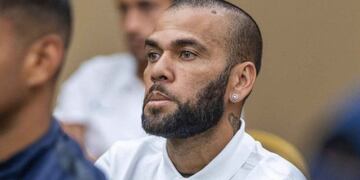 Dani Alves durante el juicio donde lo condenaron a cuatro años y medio de prisión. Foto: Los Andes