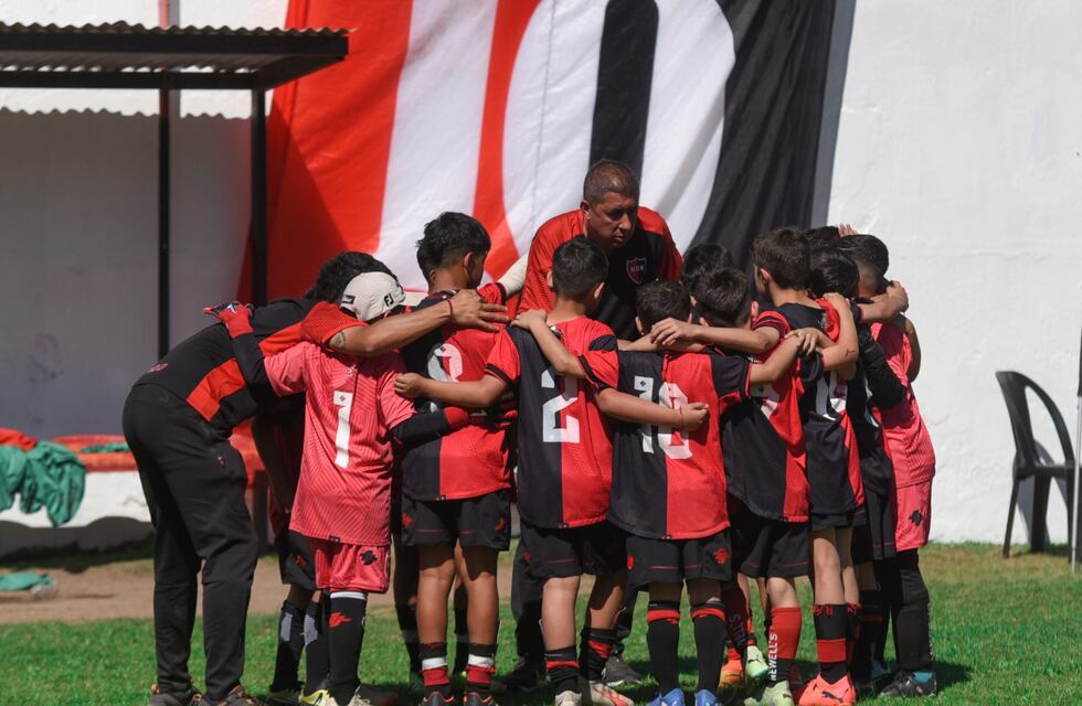 Insólito: Newell’s sancionó a nenes de las inferiores por sacarse una foto con Ignacio Malcorra