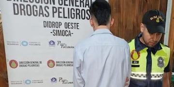 El procedimiento fue realizado por la Didrop Oeste durante una recorrida preventiva nocturna. La fiscalía ordenó el secuestro de la droga y la liberación del sospechoso.