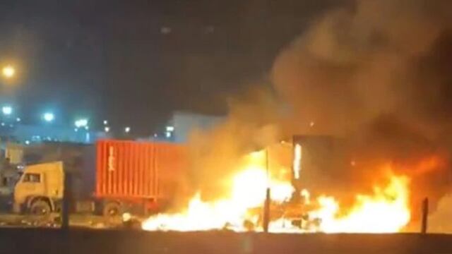 Un camión que transportaba aerosoles chocó y hubo una explosión: hay tres muertos (Captura de video).