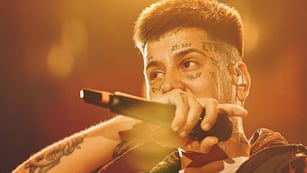 La emoción de Duki durante su show en el Estadio Vélez