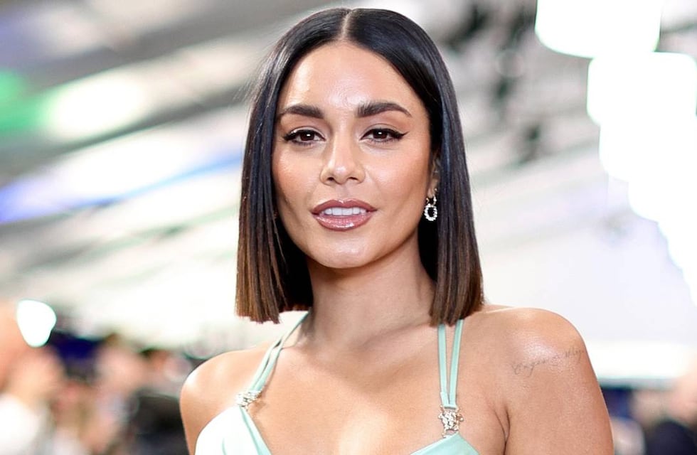 Vanessa Hudgens de High School Musical deslumbró al lucir una microbikini desde la playa