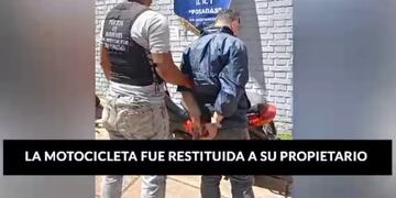 Gracias a las cámaras de seguridad, recuperan una motocicleta robada en Posadas.