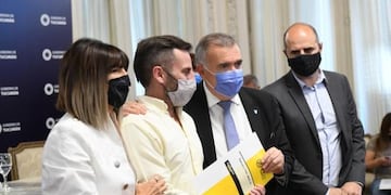 Entregaron créditos procrear.