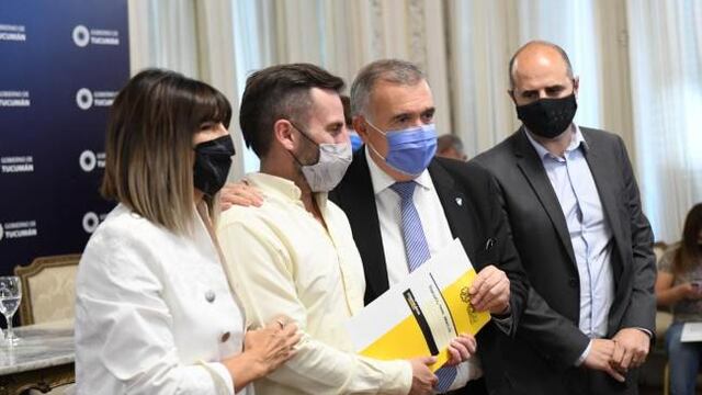 Entregaron créditos procrear.