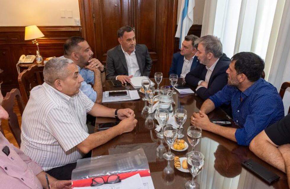 Policía, Vialidad y el IPVDU buscan un nuevo acuerdo salarial