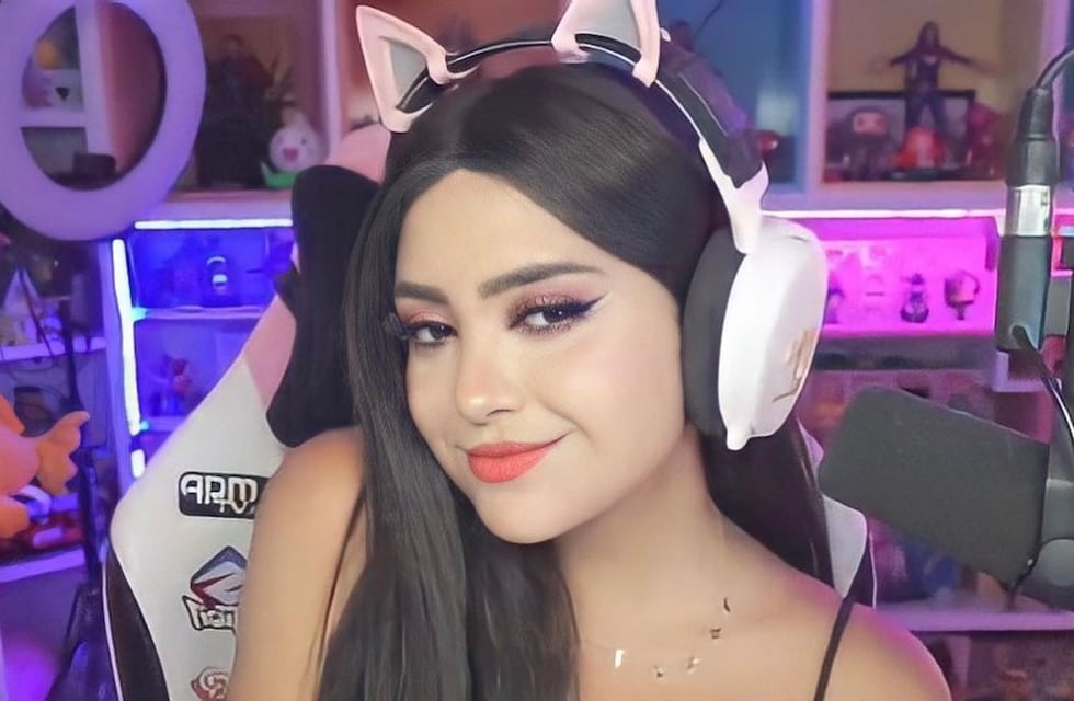 Quién es AriGamePlays, la streamer que revoluciona las redes con arriesgadas fotos