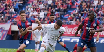 San Lorenzo no hace pie y cae con Colón ante los reclamos de sus hinchas.