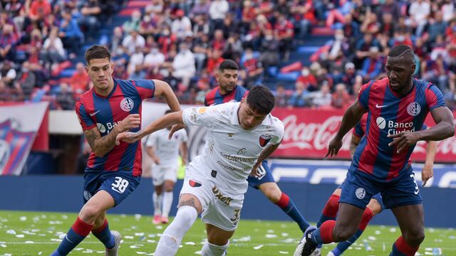 San Lorenzo no hace pie y cae con Colón ante los reclamos de sus hinchas.