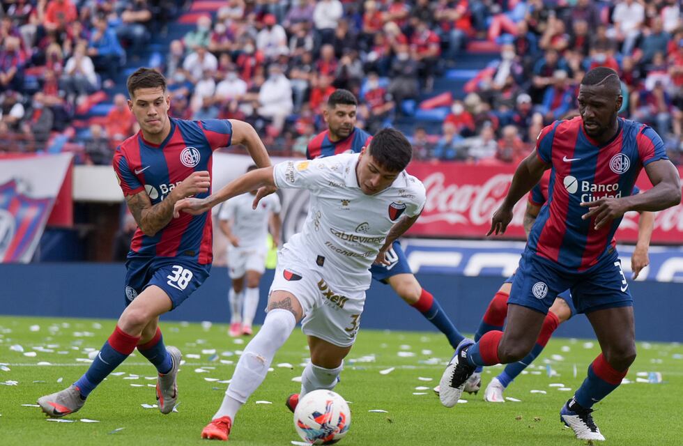 Liga Profesional: San Lorenzo jugó mal, cayó ante Colón por 2-1 y se fue criticado por sus hinchas