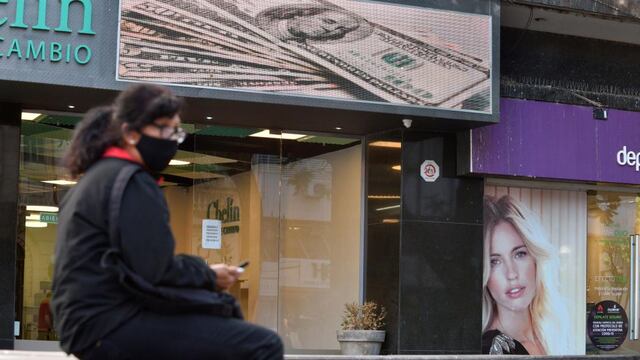 El precio el blue volvió a subir un peso este martes. (Ramiro Pereyra / Archivo)