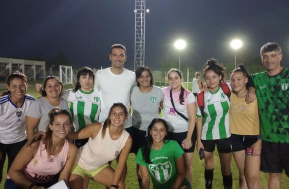 Lionel Scaloni llegó a Pujato y sorprendió al Club Matienzo con su visita