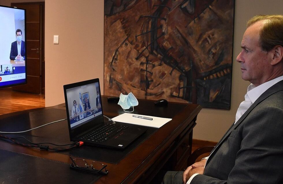 Bordet anunció que acordará con los intendentes las restricciones nocturnas solicitadas por el Presidente