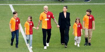 Así fue el caluroso recibimiento a la familia Icardi-Nara en el Galatasaray