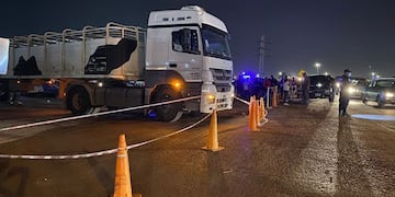 Una mujer de aproximadamente 50, fue atropellada por un camión.