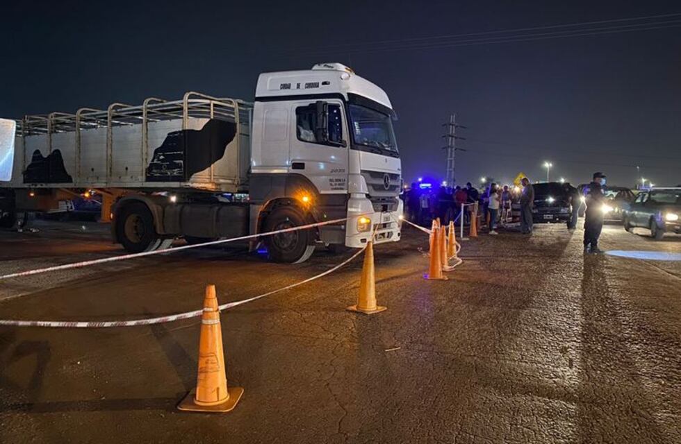 Accidente fatal en Villa Retiro: murió una mujer embestida por un camión