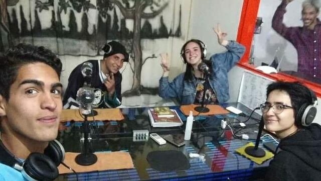 Integrantes del programa radial Saltó la ficha con invitados del programa.