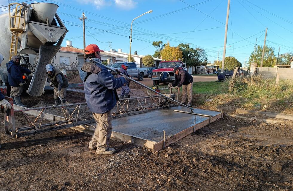 Continúan las obras de hormigonado en distintos puntos de Tres Arroyos