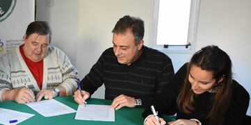 Firmaron convenios para mantener espacios verdes (foto archivo)