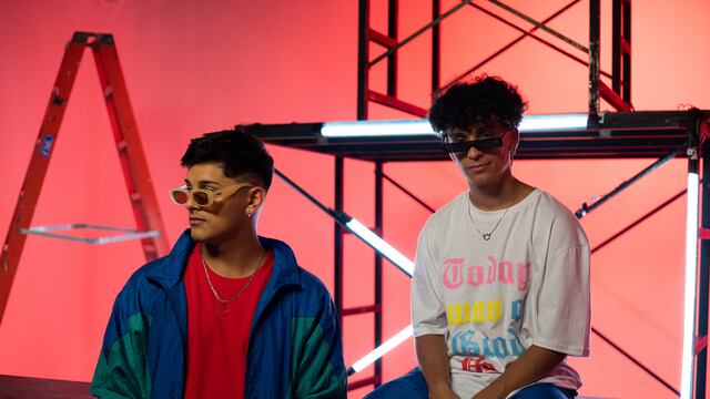 Facundo García y Nicolás Valdi forman el grupo de cumbia "Migrantes".