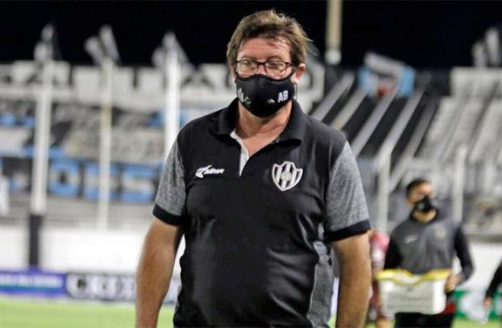 Alfredo Berti dejó de ser el entrenador de Central Córdoba