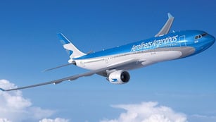 Gremios aeronáuticos lanzaron un paro de 24 horas en Aerolíneas Argentinas