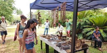 Puerto Iguazú: disponen de otro espacio para una nueva feria de comunidades Mbya en Cataratas.