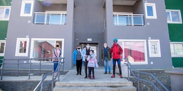 Se recuerda a los vecinos y vecinas que hay disponibles 400 vivienda, cuyas inscripciones se irán abriendo en los próximos días, por lo que habrá varias instancias más para inscribirse.