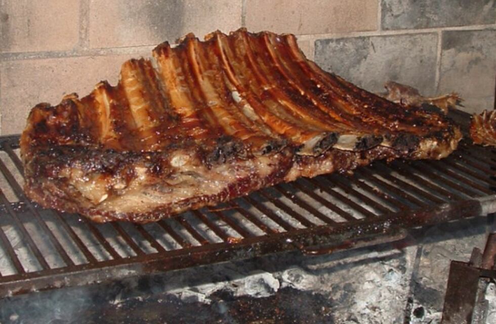 Robo insólito: delincuentes entraron a un salón de eventos y se llevaron un costillar