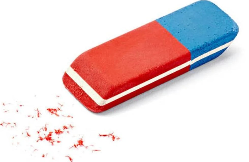 No es para la tinta: para qué sirve la parte azul de las gomas de borrar