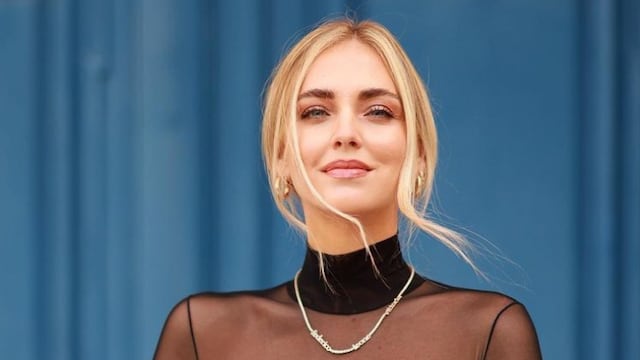 Chiara Ferragni luciendo un top transparente y pezoneras doradas: la moda que revoluciona Europa. (Foto: Instagram)