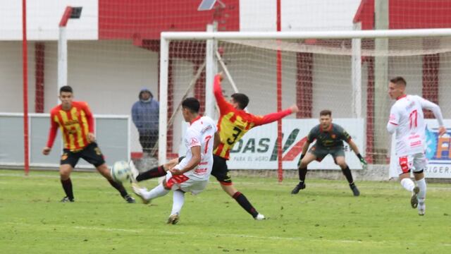 Bravo remata y convierte el gol de la victoria para 9 de Julio