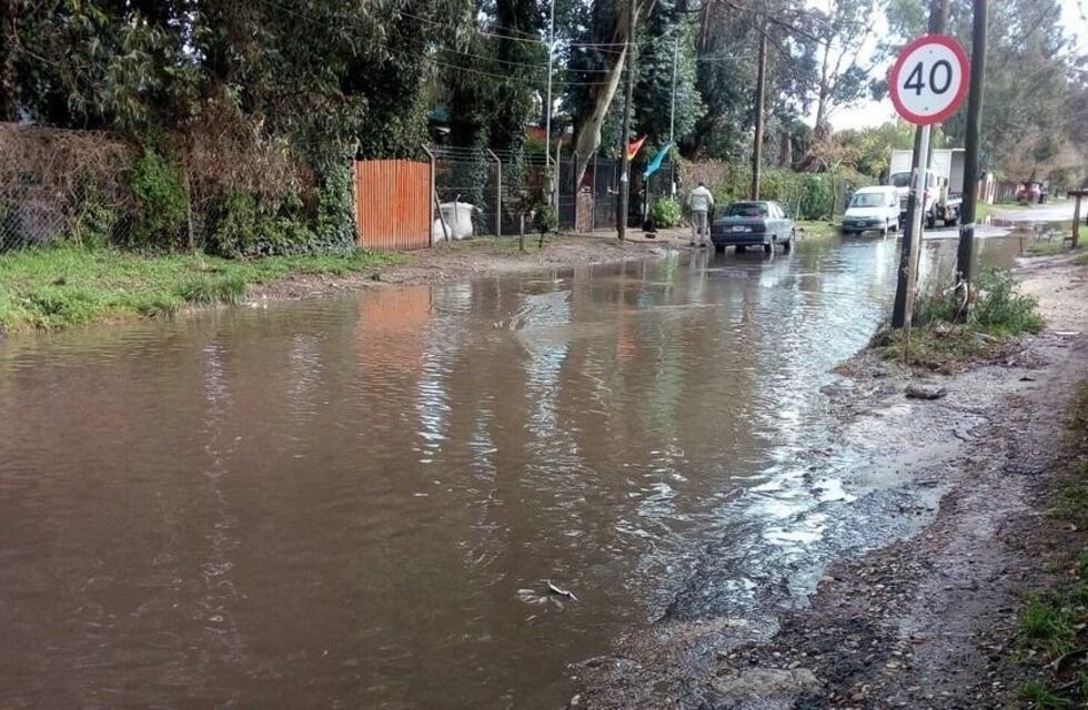 Mar del Plata bajo agua: anegamientos de calles y casi 90 milímetros de lluvia acumulada durante el fin de semana largo