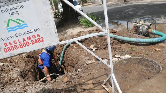 Aguas Cordobesas trabaja para solucionar un corte de agua "imprevisto", en barrio SEP. (Imagen ilustrativa/Archivo).