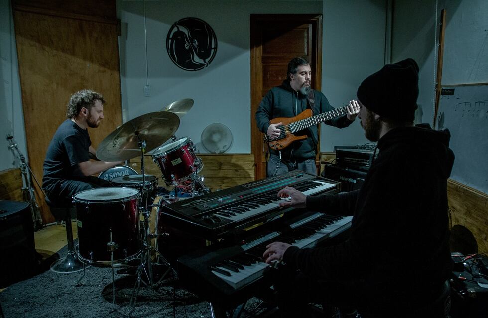Julián Rey toca con Sur Oculto en el Festival “Ver Nacer El Sol” de Alejandro Roca