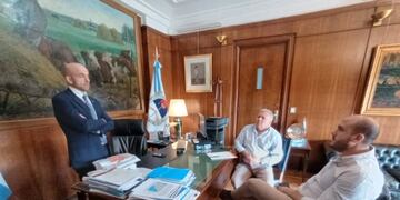 Gustavo Benedetti junto al secretario de Transporte de la Nación, Franco Mogetta